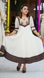 Mal Chanderi 16 Panel Kurti - Image 4